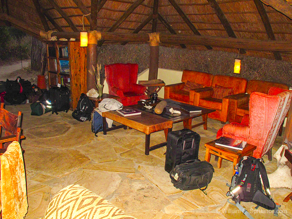 182-Departure Lounge G11-3044