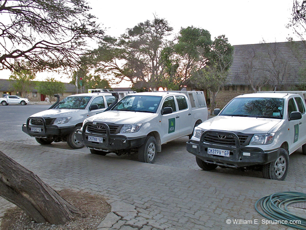 006b-Our Toyota Hilux Trucks-70D2-0759
