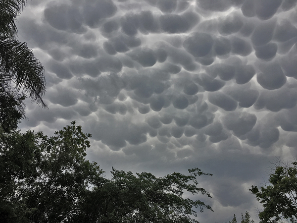 383 Strange Clouds 70D6727